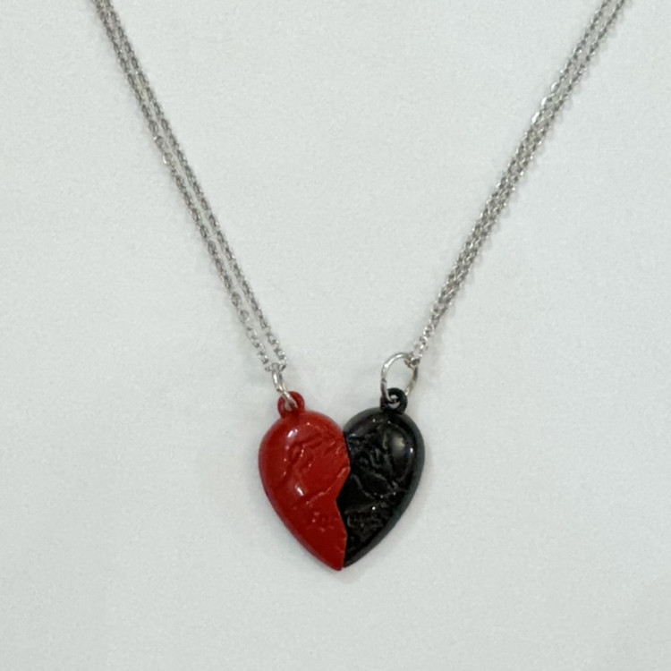 گردنبند مدل مگنتی استیل طرح قلب فور اور عاشق کد 2heart114 بسته 2 عددی