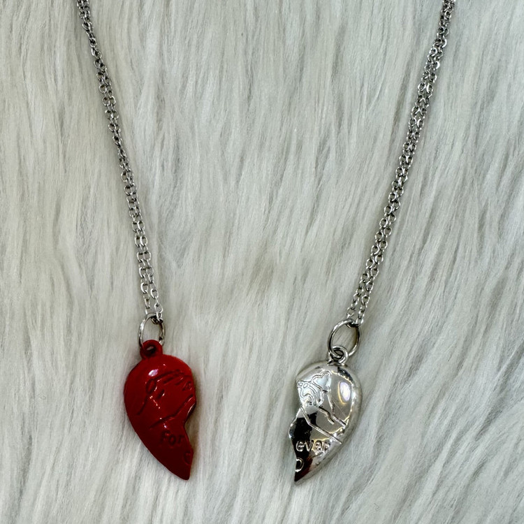گردنبند مدل مگنتی استیل طرح قلب فور اور عاشق کد 2heart114 بسته 2 عددی