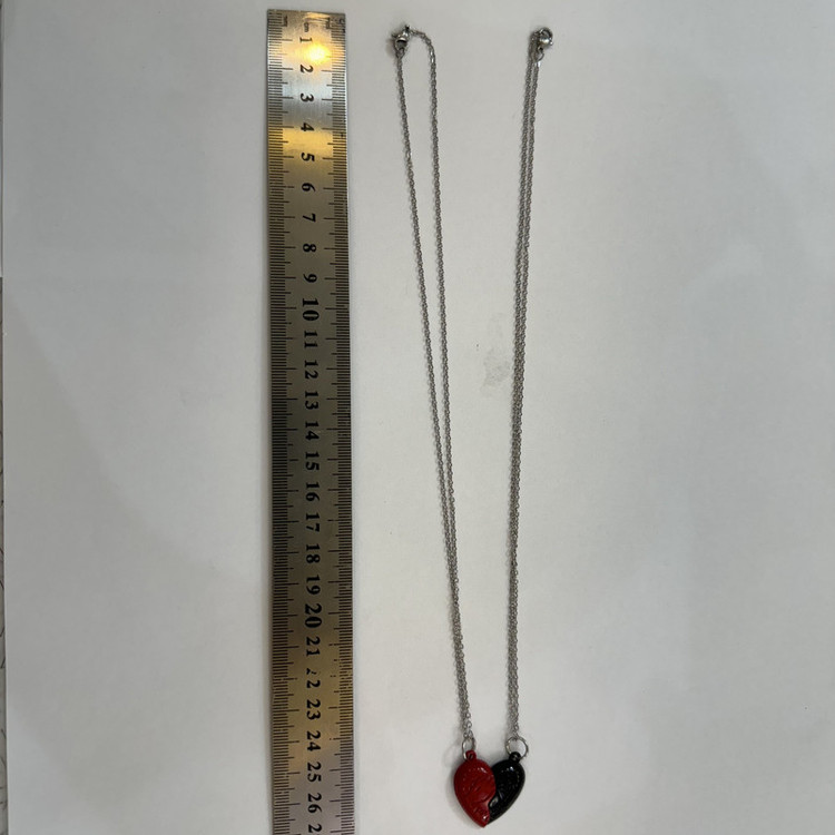 گردنبند مدل مگنتی استیل طرح قلب فور اور عاشق کد 2heart114 بسته 2 عددی